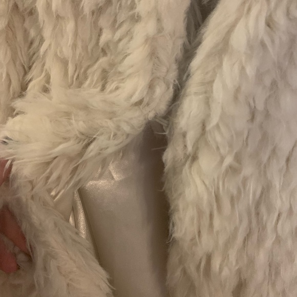 Womens Plus Faux Fur Sheepskin Soft Vest Ofd White 2X Maurice’s - Picture 4 of 10